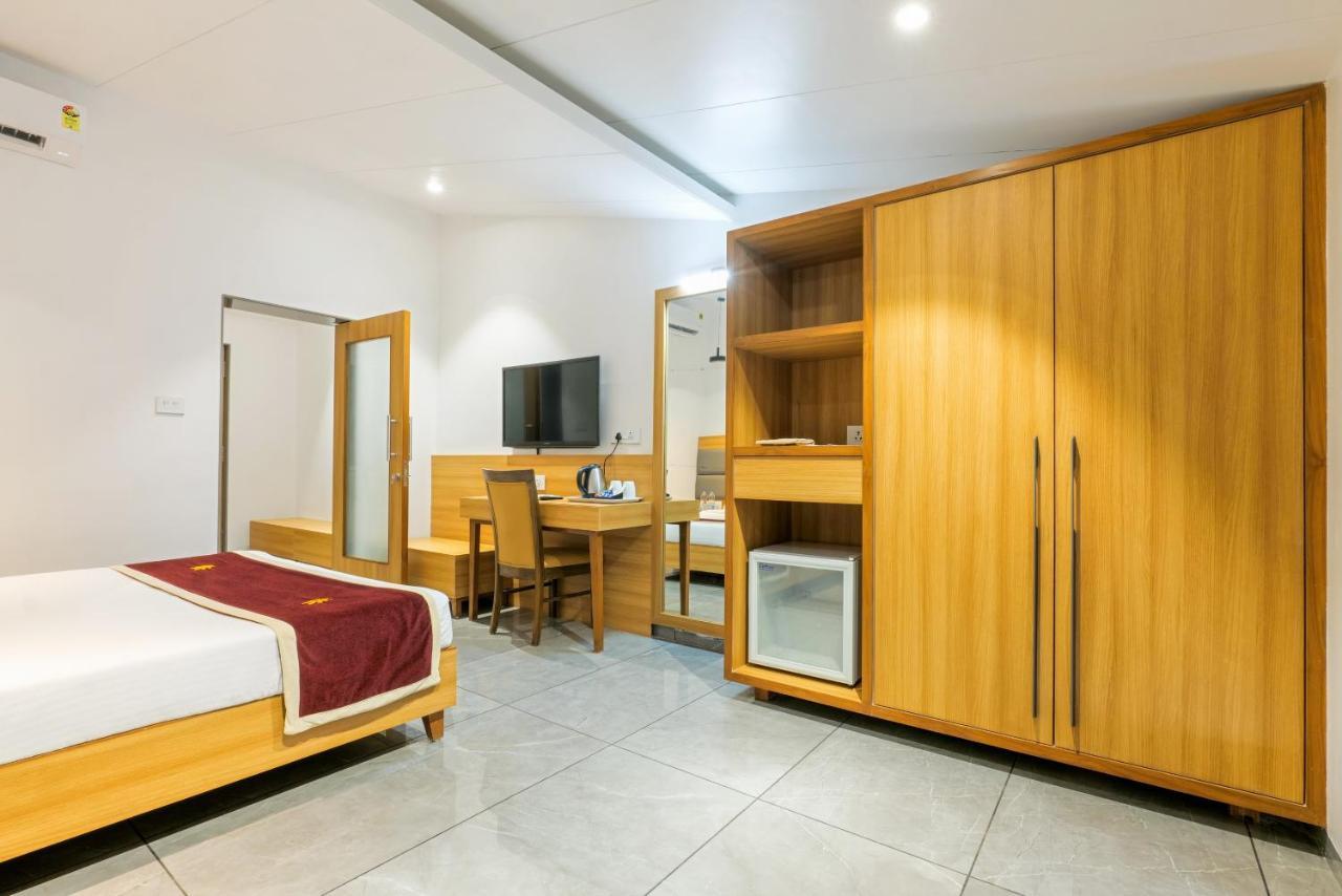 Gold Beach Villa Даман Экстерьер фото